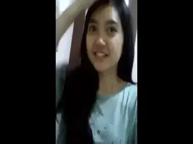 Dokumentasi Gadis Cantik Live Bersantai Kasur Pacar poster