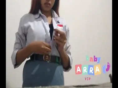 Gadis Baby Arra Siswi Semok Cantik Kasur poster