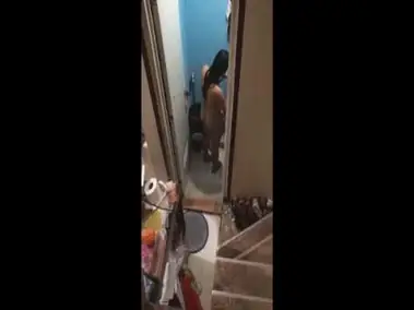 Gadis Cantik Pasrah Goyang Kamar Mandi Kasur poster
