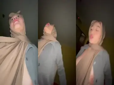 Ukhti Hijab Cantik Pasrah Goyang Kasur Pacar poster